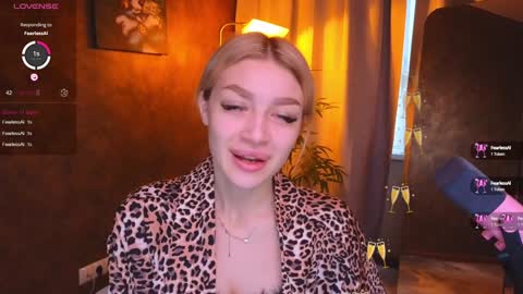 Snapshot of ellamilla chatting on 14, 1, 2025 ellamilla online show from 14, 1, 2025