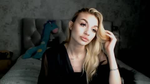 Snapshot of ellamilla chatting on 19, 4, 2026 ellamilla online show from 19, 4, 2026
