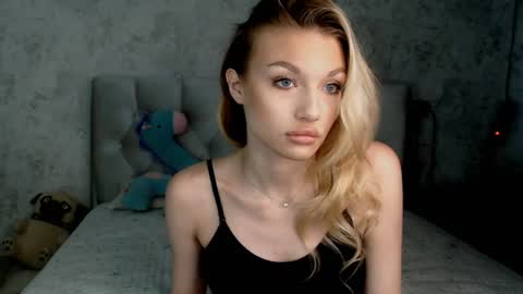 Snapshot of ellamilla chatting on 5, 7, 2026 ellamilla online show from 5, 7, 2026
