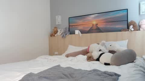 Ella Mira online show from 22, 5, 2026
