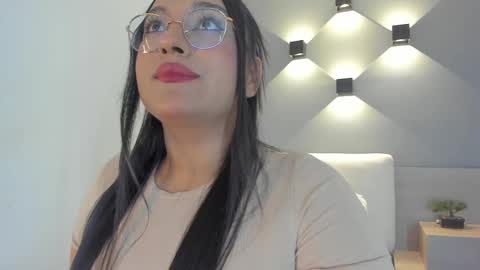 Ella online show from 8, 10, 2025