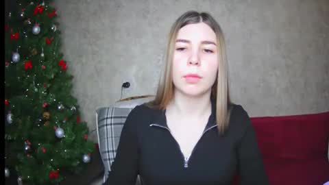 EllaNuar online show from 13, 1, 2025