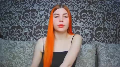 EllaNuar online show from 10, 11, 2025