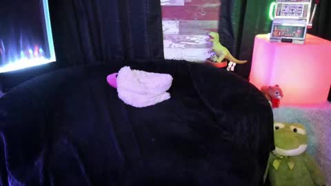 ELLE online show from 10, 10, 2025