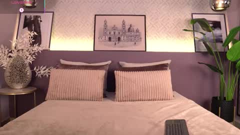 Snapshot of ellediane chatting on 2, 3, 2026 Elle Diane online show from 2, 3, 2026