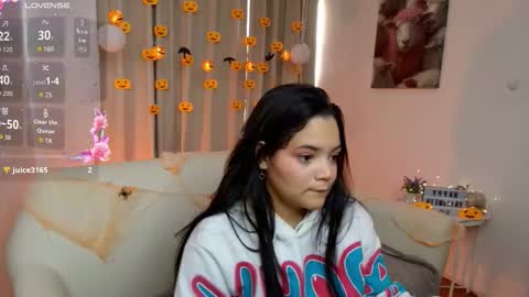Snapshot of elli_snow chatting on 24, 10, 2025 elli_snow online show from 24, 10, 2025