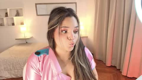 Snapshot of elli_snow chatting on 14, 12, 2025 elli_snow online show from 14, 12, 2025