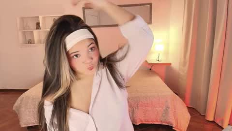 Snapshot of elli_snow chatting on 17, 12, 2025 elli_snow online show from 17, 12, 2025