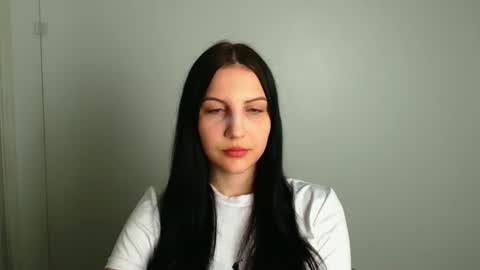 ellie_esmi online show from 20, 5, 2026