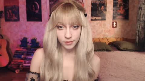 ellie_friendly online show from 3, 2, 2025