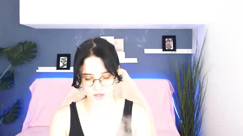 Snapshot of ellie_magic chatting on 13, 10, 2025 ellie_magic online show from 13, 10, 2025