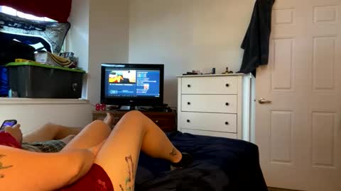 Snapshot of elliebug324 chatting on 26, 10, 2025 elliebug324 online show from 26, 10, 2025