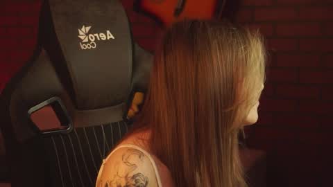 elliecutes online show from 16, 1, 2025