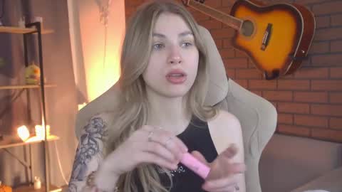 Snapshot of elliecutes chatting on 30, 4, 2026 elliecutes online show from 30, 4, 2026