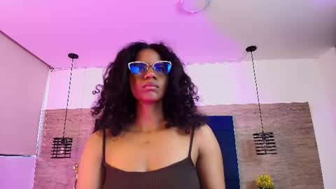 Snapshot of elliee_alves chatting on 9, 6, 2026 elliee_alves online show from 9, 6, 2026