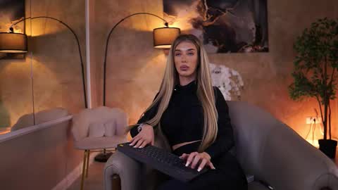 Ellie online show from 30, 11, 2025