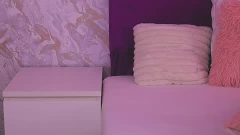 EllinaNuria online show from 14, 4, 2026