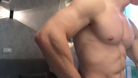 Snapshot of elliot_muscle04 chatting on 29, 5, 2026 elliot_muscle04 online show from 29, 5, 2026