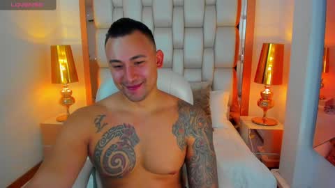 Snapshot of elliott_veelez chatting on 3, 12, 2024 E L L I O T V E L E Z online show from 3, 12, 2024