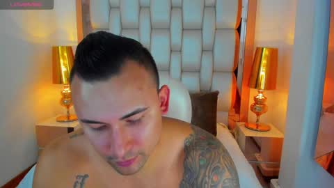 Snapshot of elliott_veelez chatting on 8, 1, 2025 E L L I O T V E L E Z online show from 8, 1, 2025