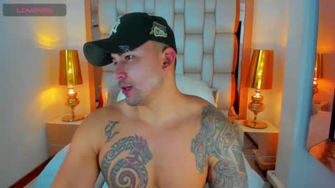 Snapshot of elliott_veelez chatting on 22, 1, 2025 E L L I O T V E L E Z online show from 22, 1, 2025