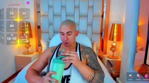 Snapshot of elliott_veelez chatting on 9, 9, 2025 E L L I O T V E L E Z online show from 9, 9, 2025