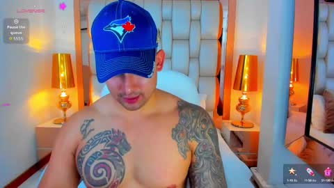 Snapshot of elliott_veelez chatting on 12, 9, 2025 E L L I O T V E L E Z online show from 12, 9, 2025