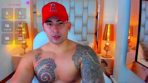 Snapshot of elliott_veelez chatting on 17, 9, 2025 E L L I O T V E L E Z online show from 17, 9, 2025