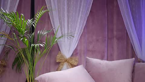 Ellis online show from 2, 2, 2025