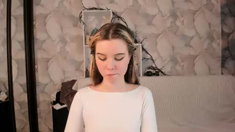 elly_ary online show from 19, 7, 2026