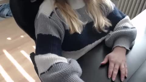 Elly online show from 28, 9, 2025