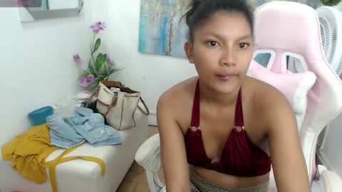 Snapshot of elly_willis chatting on 23, 2, 2025 Elly online show from 23, 2, 2025