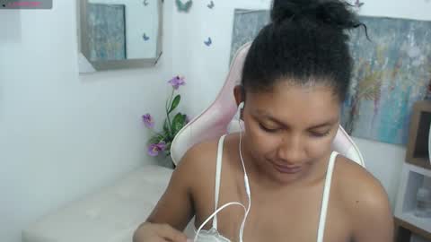 Snapshot of elly_willis chatting on 24, 2, 2025 Elly online show from 24, 2, 2025