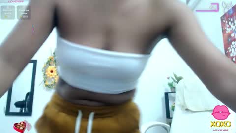 Snapshot of elly_willis chatting on 10, 10, 2025 Elly online show from 10, 10, 2025