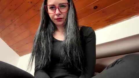 Snapshot of ellyadavis chatting on 21, 11, 2025 ellyadavis online show from 21, 11, 2025