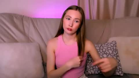 Snapshot of ellycolins_ chatting on 3, 3, 2026 Elly online show from 3, 3, 2026