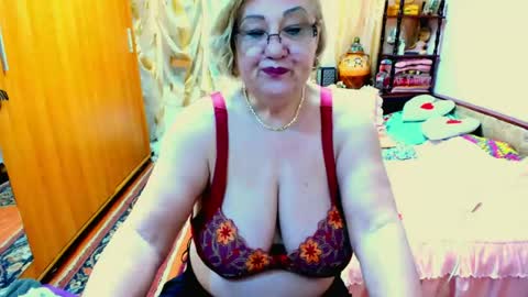 Snapshot of ellyhot53 chatting on 27, 6, 2026 ellyhot53 online show from 27, 6, 2026