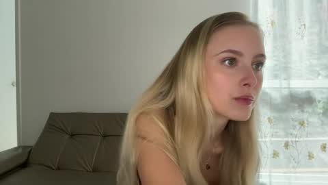ellykeyofficial online show from 3, 8, 2026
