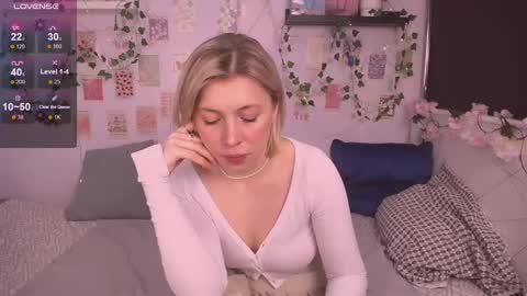 Snapshot of ellysunlover chatting on 3, 3, 2025 ELLY online show from 3, 3, 2025