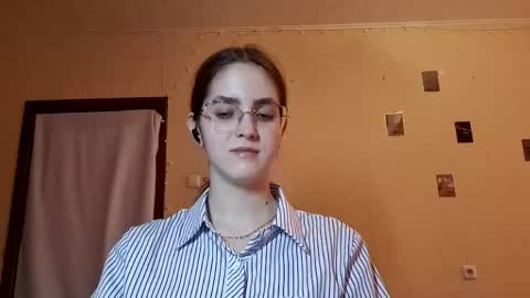 Snapshot of elmeraurora chatting on 2, 5, 2026 Kate online show from 2, 5, 2026
