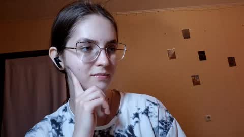 Snapshot of elmeraurora chatting on 25, 5, 2026 Kate online show from 25, 5, 2026