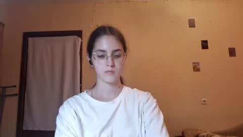 Snapshot of elmeraurora chatting on 15, 7, 2026 Kate online show from 15, 7, 2026