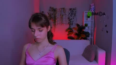 Snapshot of elodie_crystal chatting on 15, 7, 2026 Ella online show from 15, 7, 2026