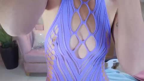 Snapshot of elody_a chatting on 15, 10, 2025 Elody online show from 15, 10, 2025