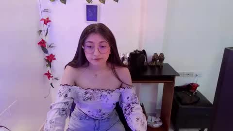 Snapshot of eloisdeangelis chatting on 29, 9, 2025 ela online show from 29, 9, 2025