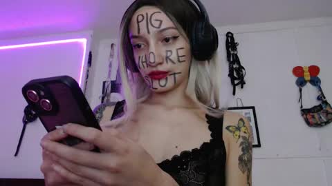 Snapshot of eloise_brown_ chatting on 14, 1, 2025 Chelsea Please help me to reach 100 thumbs up online show from 14, 1, 2025