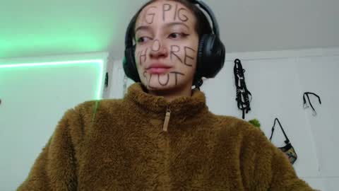 Snapshot of eloise_brown_ chatting on 30, 1, 2025 Chelsea Please help me to reach 100 thumbs up online show from 30, 1, 2025