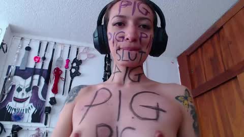 Snapshot of eloise_brown_ chatting on 1, 3, 2025 Chelsea Please help me to reach 100 thumbs up online show from 1, 3, 2025