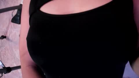Snapshot of eloisequinn chatting on 23, 9, 2025 EloiseQuinn online show from 23, 9, 2025