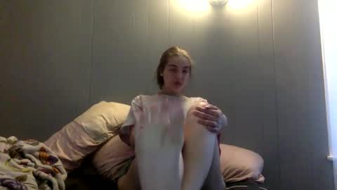 Snapshot of elove201435 chatting on 10, 6, 2026 Daddy Emmy online show from 10, 6, 2026